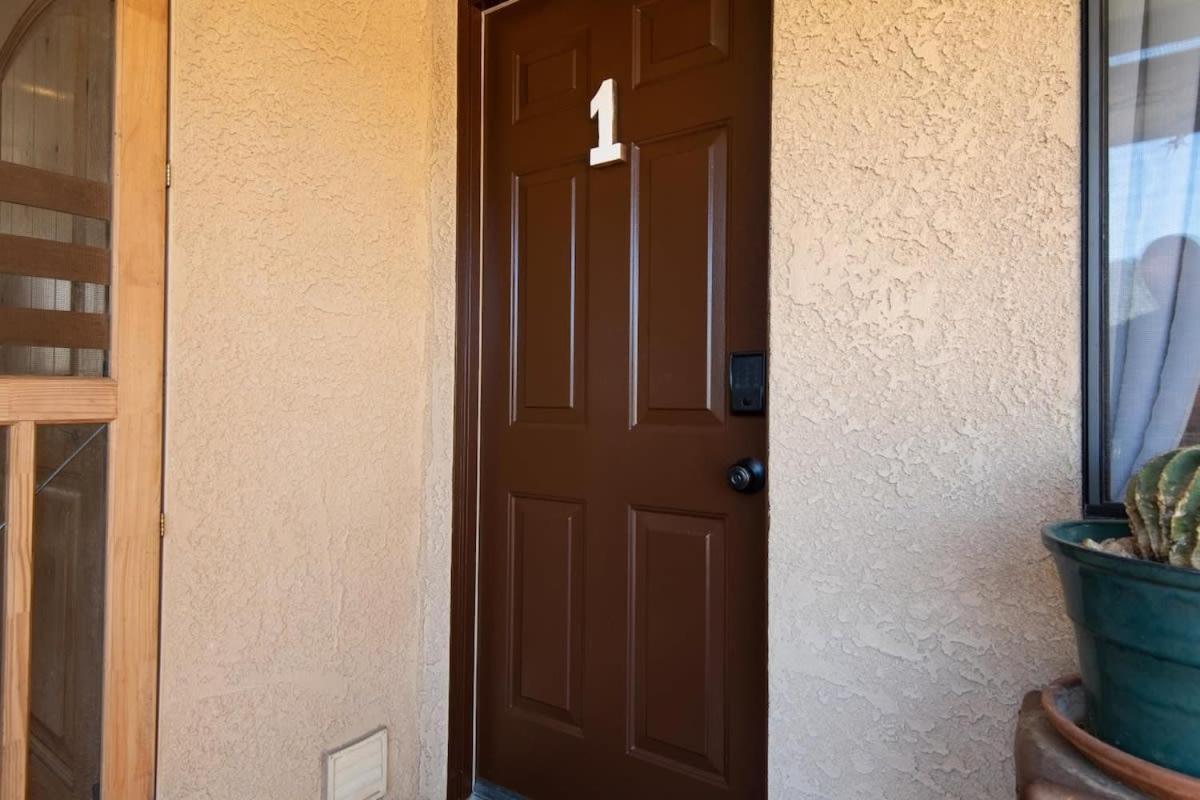 Renovated Lodge - Room 1 With Pool Access Joshua Tree Luaran gambar