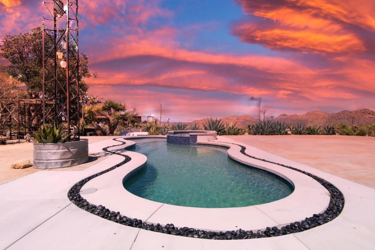 Renovated Lodge - Room 1 With Pool Access Joshua Tree Luaran gambar